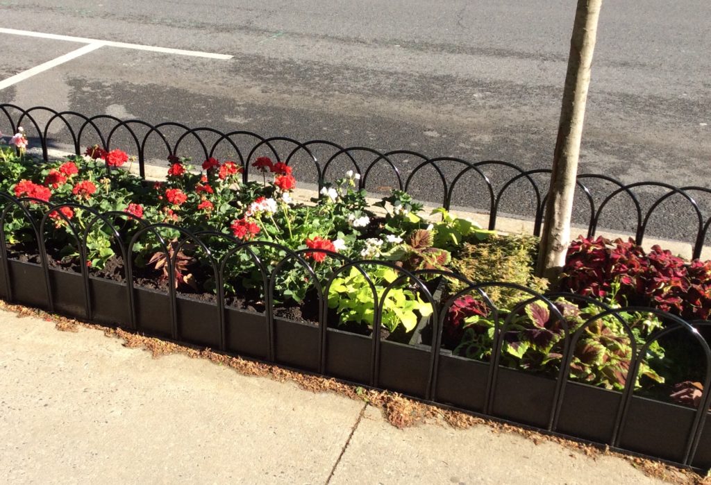 wrought iron flower bed border